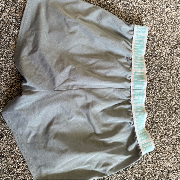 Women’s Under Armour Gray and Mint Athletic Shorts Size Small - Picture 2 of 4